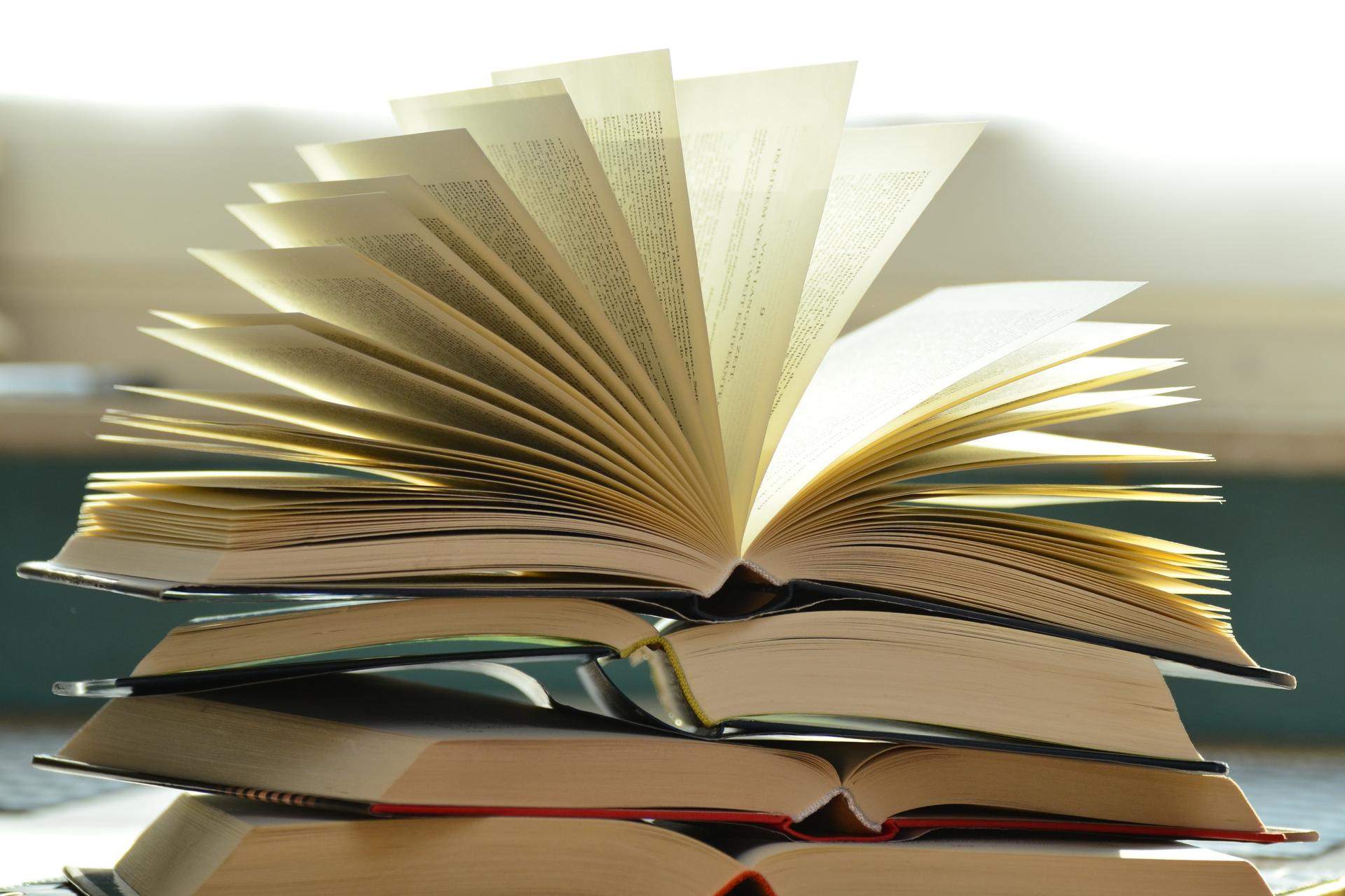 Поздравляем с Международным днем детской книги!