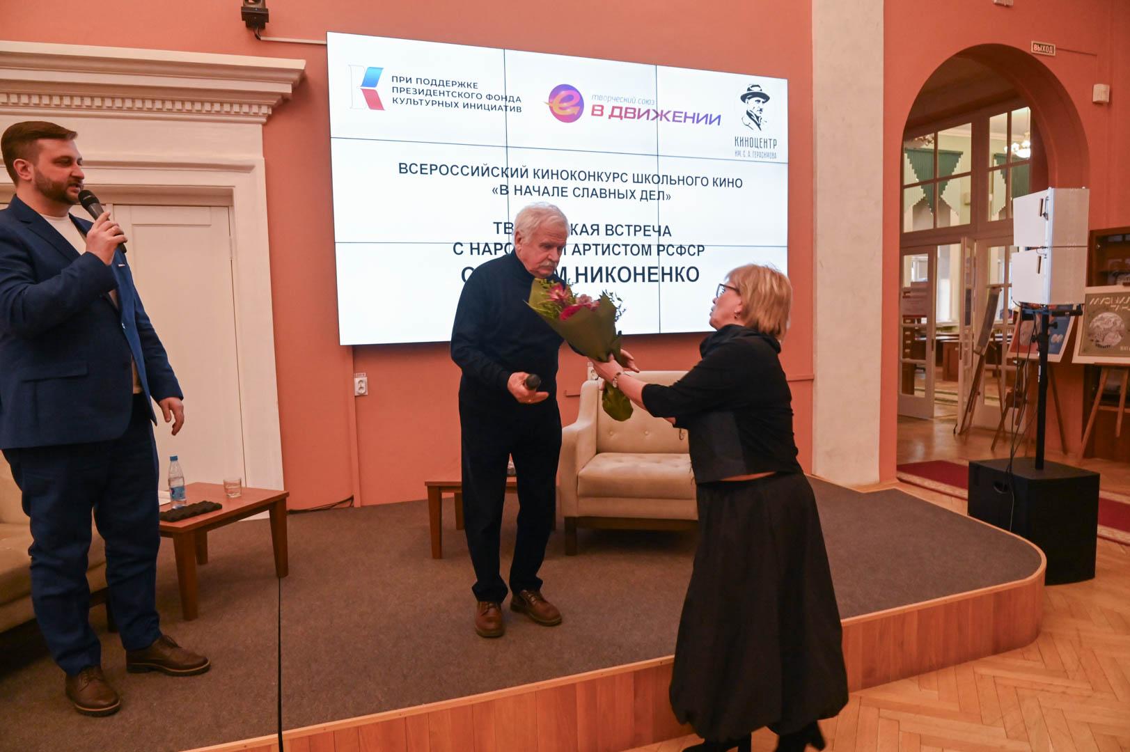 Культурная неделя: встреча с Сергеем Никоненко, видеоэкскурсии по Донбассу и курсы для юных «киношников»